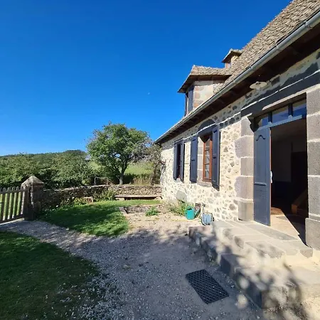 Maison Typique Auvergnate, Piscine Et Four A Pain