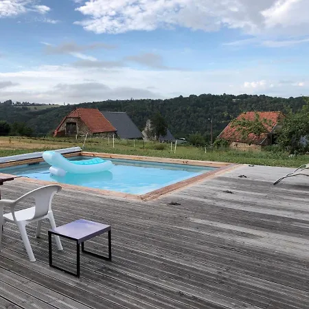 Maison Typique Auvergnate, Piscine Et Four A Pain