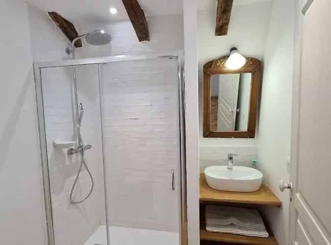 Maison Typique Auvergnate, Piscine Et Four A Pain Holiday home Saint-Christophe-Les-Gorges