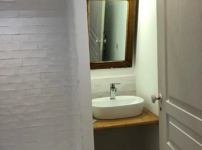 Holiday home Maison Typique Auvergnate, Piscine Et Four A Pain Saint-Christophe-Les-Gorges