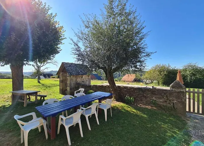 Holiday home Maison Typique Auvergnate, Piscine Et Four A Pain Saint-Christophe-Les-Gorges