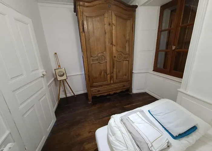 Maison Typique Auvergnate, Piscine Et Four A Pain *