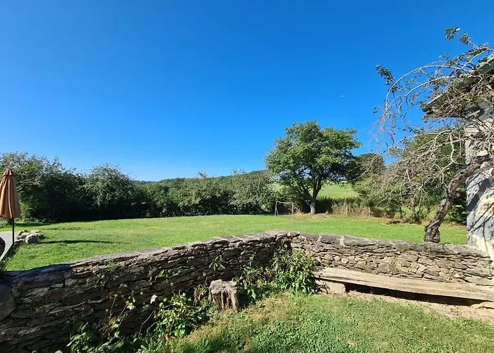 Holiday home Maison Typique Auvergnate, Piscine Et Four A Pain *