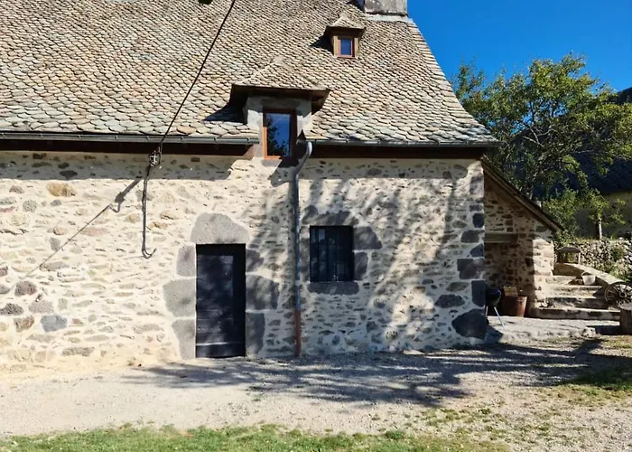 Maison Typique Auvergnate, Piscine Et Four A Pain Saint-Christophe-Les-Gorges